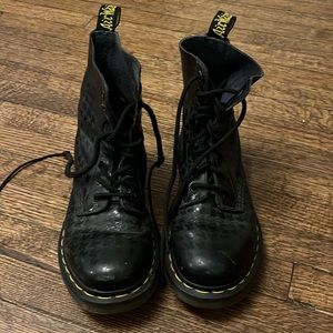 Dr Martens The Original BlCk on Black Pattern Boots